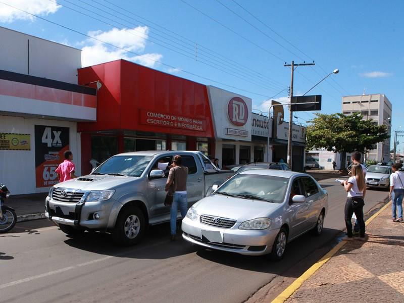 Cai em 61% o número de veículos emplacados em Três Lagoas - Elias Dias