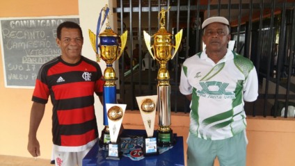 Presidente do Recanto do Galo Milton Marinho  e o técnico Profº Pedrinho - Divulgação