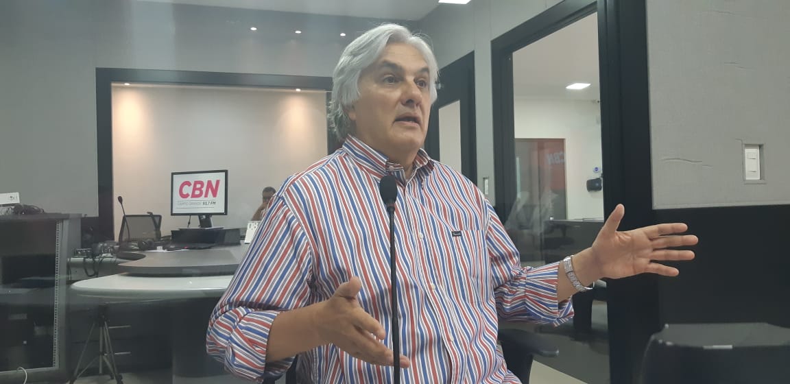 Ex-senador Delcídio do Amaral concede entrevista às 9h na rádio CBN Campo Grande - Dayanne Faquetti/CBN Ex-senador Delcídio do Amaral concede entrevista às 9h na rádio CBN Campo Grande - Dayanne Faquetti/CBN