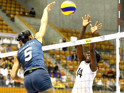 Adenízia tenta marcar mais um ponto para o Brasil - Adenízia tenta marcar mais um ponto para o Brasil -