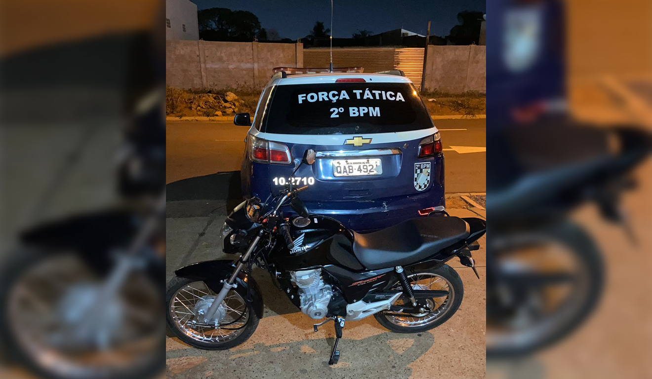 Moto estava sem placa de identificação e foi apreendida.