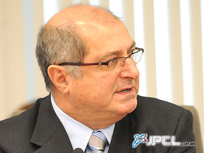Ministro do Planejamento, Paulo Bernardo, considera que a crise europeia não irá respingar no Brasil -