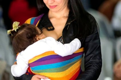 Médicos e especialistas em saúde infantil repetem que nada é mais importante a um bebê do que sua alimentação com leite materno nos primeiros seis meses de vida - Arquivo/JPNews