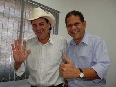 Os vereadores Ângelo Guerreiro e Jorge Martinho vão se filiar ao PSD na noite de hoje - Os vereadores Ângelo Guerreiro e Jorge Martinho vão se filiar ao PSD na noite de hoje -