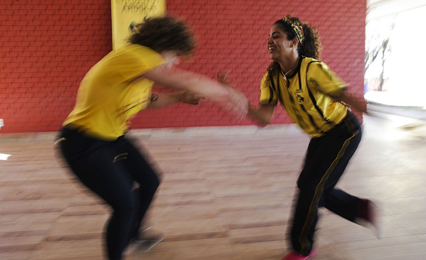 No Brasil, estima-se que 35% dos praticantes de capoeira são mulheres - Marcello Casal jr/Agência Brasil