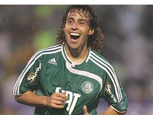 Meia chileno é confimado de volta ao Verdão - Meia chileno é confimado de volta ao Verdão -