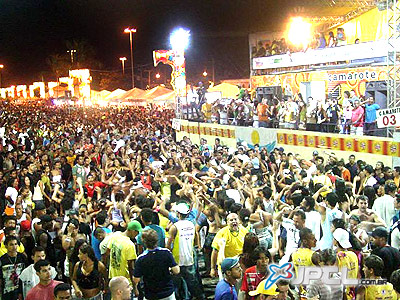 A dois dias para começar a festa brasileira mais popular ? o Carnaval, três-lagoenses se preparam para curtir os dias e noites de folia no litoral baiano -