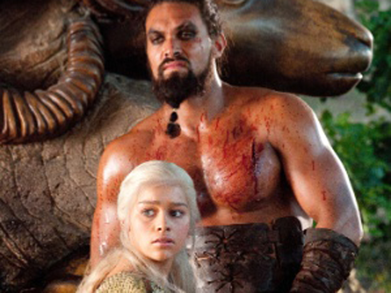Daenerys (Emilia Clarke) e Khal Drogo (Jason Momoa) em  - Divulgação