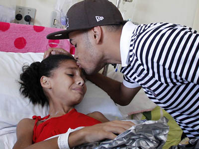 O mais disputado pelas crianças, e por funcionários do hospital que não perderam a oportunidade de tirar uma foto com o ídolo, foi Dentinho - O mais disputado pelas crianças, e por funcionários do hospital que não perderam a oportunidade de tirar uma foto com o ídolo, foi Dentinho -