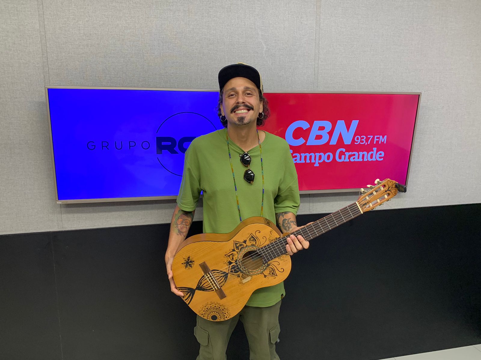 Sandim nos estúdios da Rádio CBN-CG