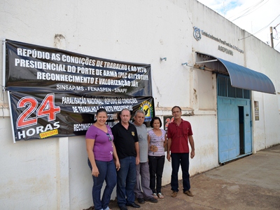 Faixas de repúdio foram afixadas nas unidades prisionais de Três Lagoas - Faixas de repúdio foram afixadas nas unidades prisionais de Três Lagoas -