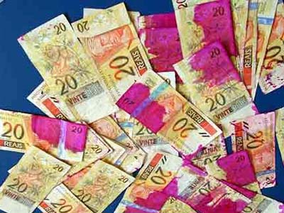 No caso de não ser possível determinar que a cédula tenha sido danificada por dispositivo antifurto, o cidadão é ressarcido -