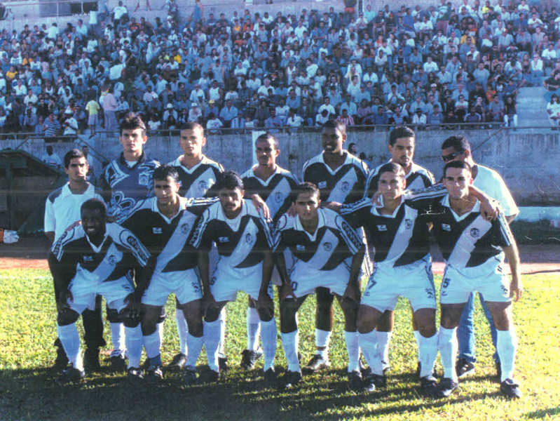 Primeira equipe do Misto que disputou a primeira divisão do Campeonato Estadual, em 2000 - Arquivo Pessoal