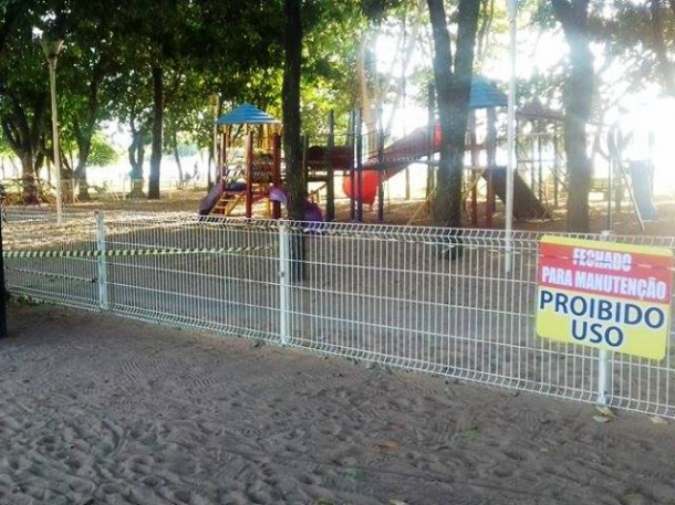 Parques devem ser inspecionados por pais antes do uso por crianças - Arquivo/JPNews Parques devem ser inspecionados por pais antes do uso por crianças - Arquivo/JPNews