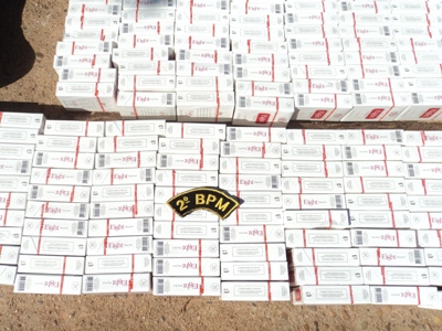 Apreensão dos pacotes de cigarros -