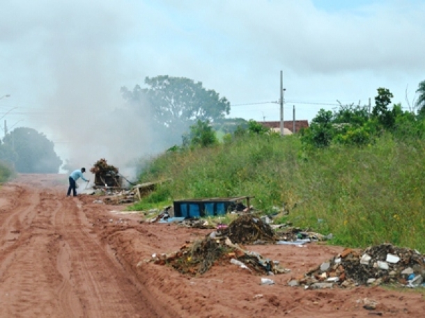 No primeiro quadrimestre, 3.165 proprietários de terrenos baldios sujos foram notificados 