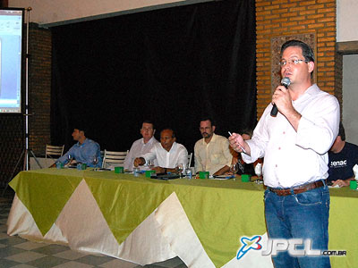 Solenidade reuniu representantes da empresa e de órgãos de proteção do meio ambiente -