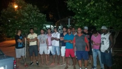 Atletas e membros da comissão técnica foram ao plantão policial ontem à noite - Cláudio Jr./TVC