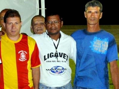 Nenê Veloso (centro) está afastado até o próximo dia 20 -