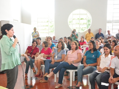 Posse aconteceu no saguão da antiga Prefeitura -