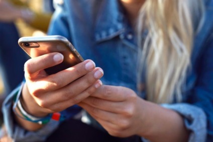 Aprenda truque para ouvir áudios no WhatsApp sem ser descoberta