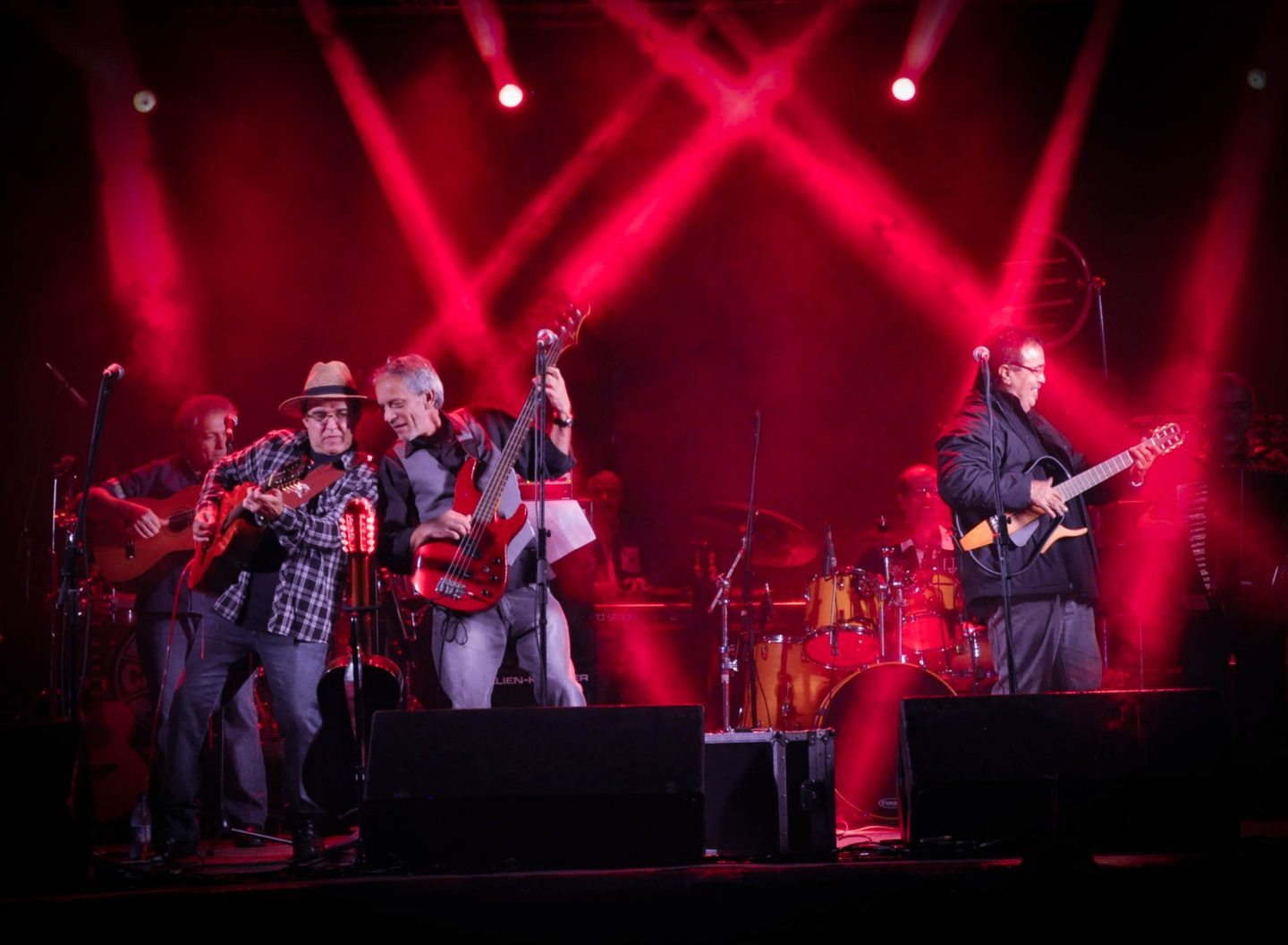 Grupo Chalana de Prata tocando clássicos do chamamé - Foto: Gravidade Zero Eventos