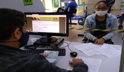 É necessário candidatos levarem RG e carteira de trabalho para cadastro na agência - Foto: Divulgação