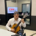 Músico, André Porto, no estúdio da Rádio CBN CG nesta sexta-feira (18)