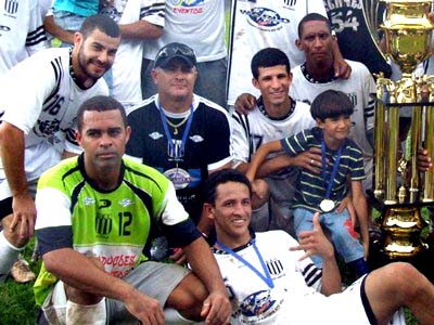 Treinador (centro) disse que é importante ir até Dourados - Treinador (centro) disse que é importante ir até Dourados -