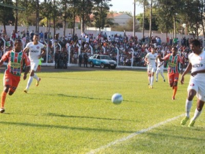 Lance entre Naviraiense e Itaporã no Virotão -