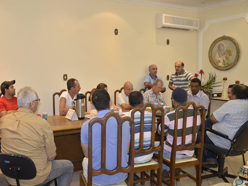 O secretário de Governo, Andrew Robalinho da Silva e o vice-prefeito Fredson Silva, receberam no gabinete do prefeito, diversos representantes de comitivas - Divulgação O secretário de Governo, Andrew Robalinho da Silva e o vice-prefeito Fredson Silva, receberam no gabinete do prefeito, diversos representantes de comitivas - Divulgação