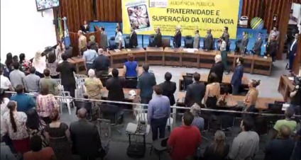 Grupo se reuniu na Assembleia Legislativa; católicos de extrema direita fizeram criticas na internet - Reprodução