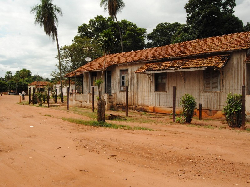 Para manter casa, moradores precisam ter contrato com a antiga rede - Claudio Pereira/JP