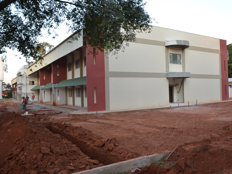 Prédio da Faculdade de Medicina está em fase final de construção  no campus 2 da universidade - Claudio Perereira/JP