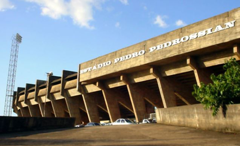 Estádio Morenão está fechado para obras desde abril de 2022; desde então os clubes da Capital recorrem ao estádio Jacques da Luz