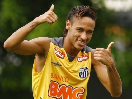 Segundo espanhóis, atacante Neymar vai para o Barcelona após a Copa do Mundo de 2014 -