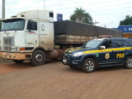 Condutor foi preso em flagrante por uso de documento falso - Divulgação/PRF Condutor foi preso em flagrante por uso de documento falso - Divulgação/PRF