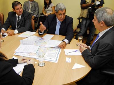 Além deste aeroporto, o governador enfatizou para o ministro que o ?Governo do Estado se propõe a dar 20% de contrapartida, quando o normal é 10%?. -