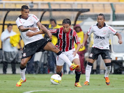 Depois de vencer o São Paulo no clássico, Timão estreia na Libertadores - Depois de vencer o São Paulo no clássico, Timão estreia na Libertadores -