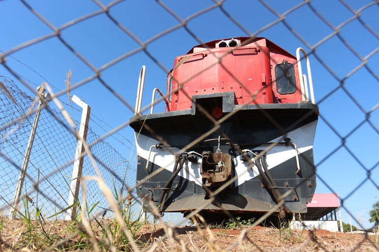 O trem nos trilhos da antiga ferroviária Noroeste do Brasil (NOB). Bons tempos que marcaram a memória nacional. - Hugo Leal/JPNEWS