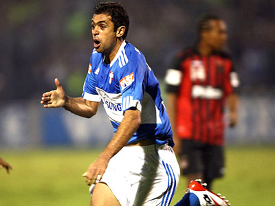 O zagueiro Danilo comemora o gol da vitória do Palmeiras sobre o Atlético-MG -