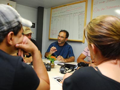 Jofre Oliveira, 42 anos, ministrando curso para os fotógrafos do Jornal do Povo -