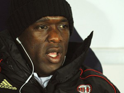 Seedorf tem ficado no banco de reservas após atrito com o técnico do Milan -