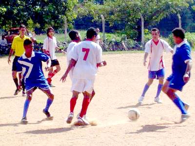 Jogos acontecem no campo do Santo André no Paranapungá -