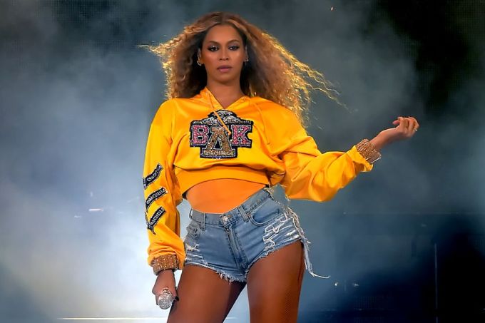 Beyoncé faz show histórico e CHEIO DE HITS no Coachella. Assista! Beyoncé faz show histórico e CHEIO DE HITS no Coachella. Assista!