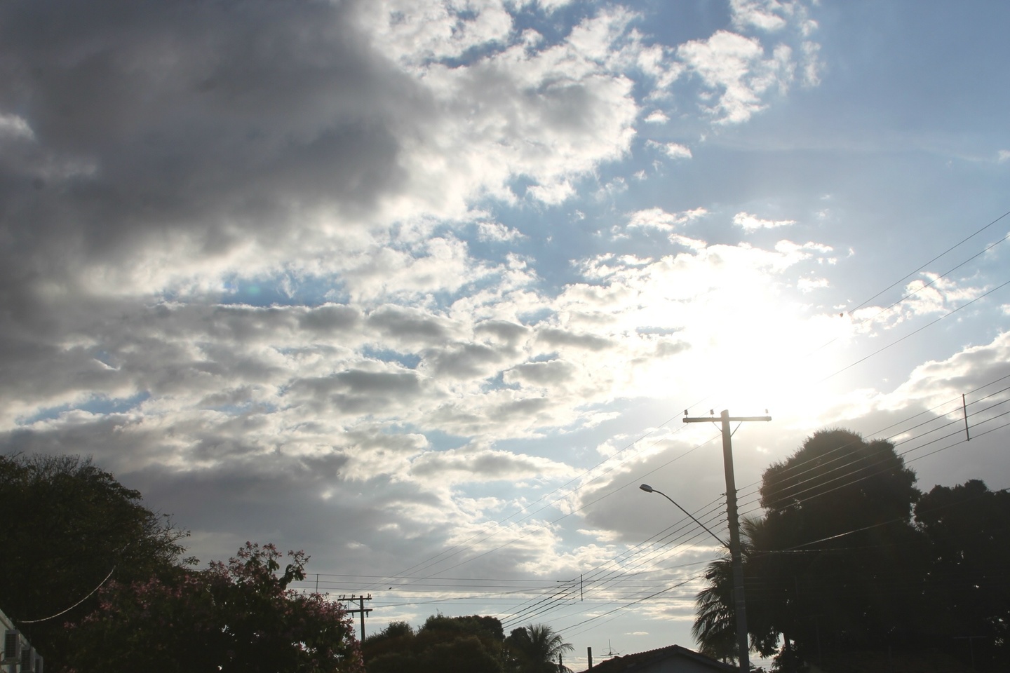 Temperatura mínima é 19ºC nesta sexta-feira (14) com céu parcialmente nublado - Arquivo/JP