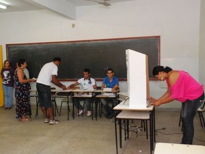 Eleitores terão cerca de dez candidatos por cadeira do Legislativo -