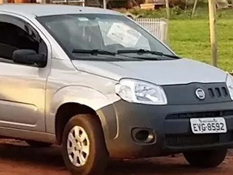 Suspeito fugiu em um Fiat/Uno, de cor prata e placas EVG-8592 - Divulgação