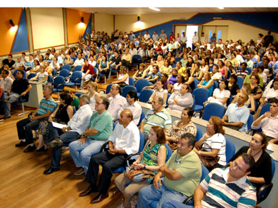Secretários e servidores lotaram o auditório da Universidade Federal de Mato Grosso do Sul -