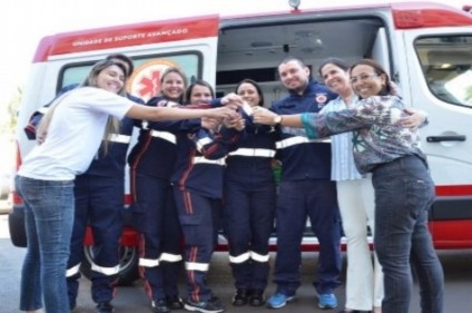 Equipe do SAMU e prefeita Marcia Moura  - Divulgação/Prefeitura de Três lagoas 